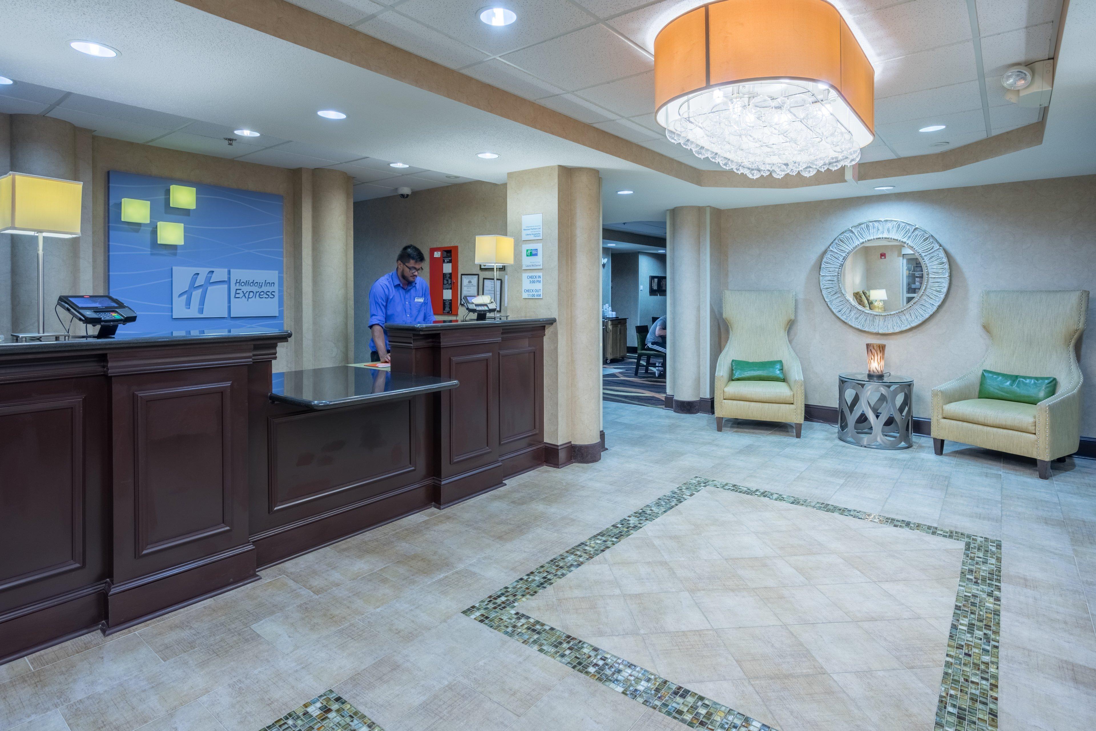 Holiday Inn Express Hanover By Ihg Bagian luar foto