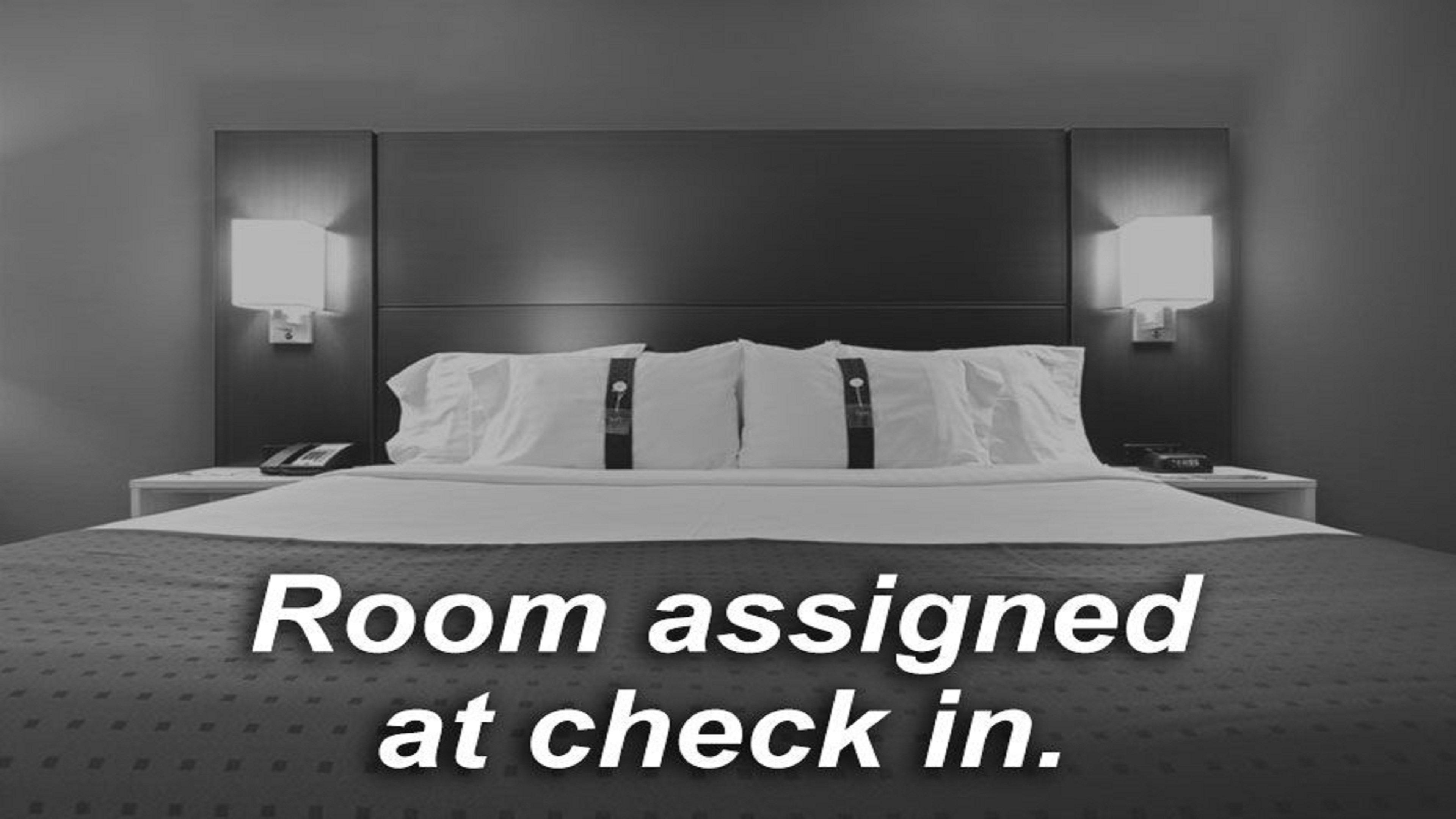 Holiday Inn Express Hanover By Ihg Bagian luar foto