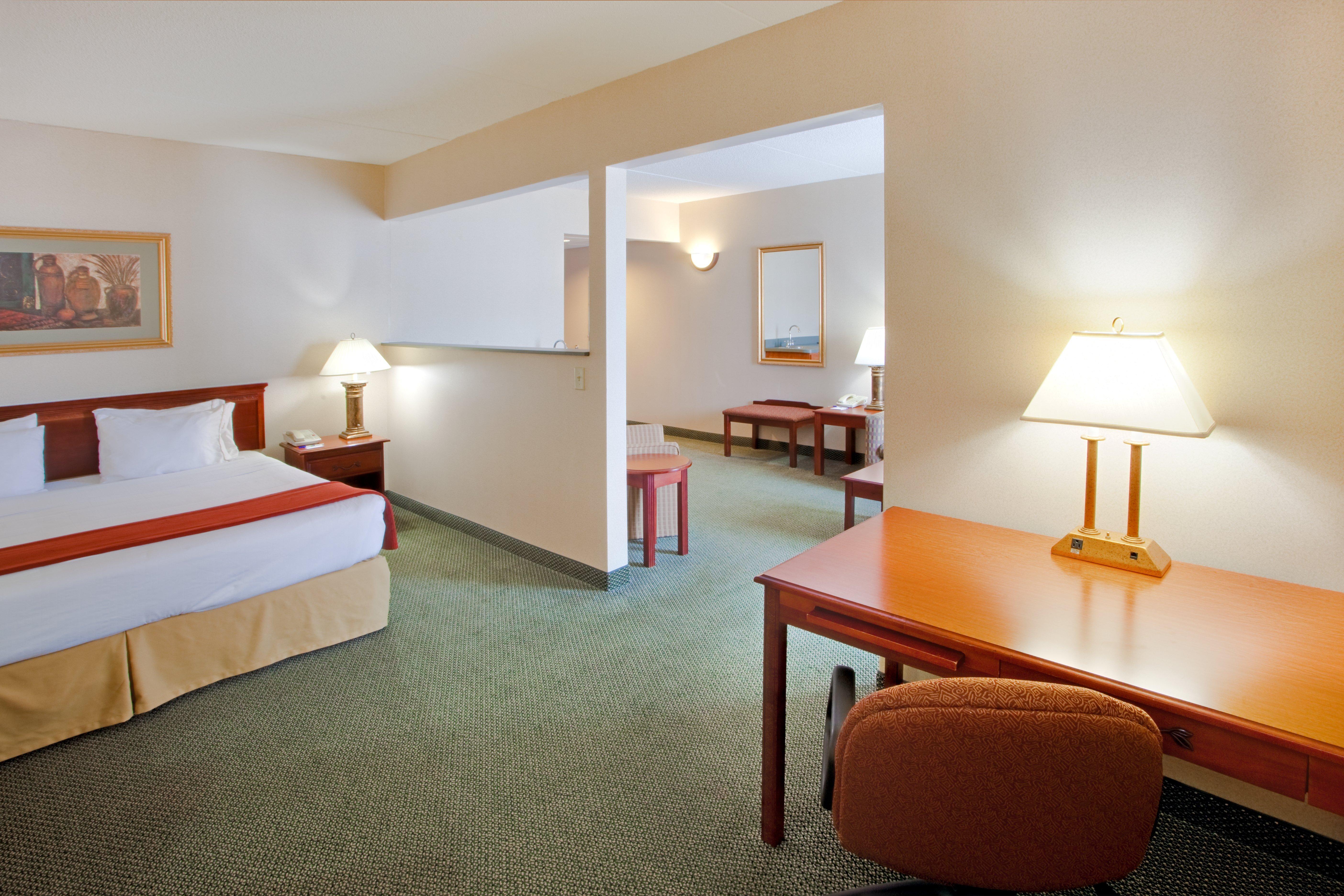 Holiday Inn Express Hanover By Ihg Bagian luar foto