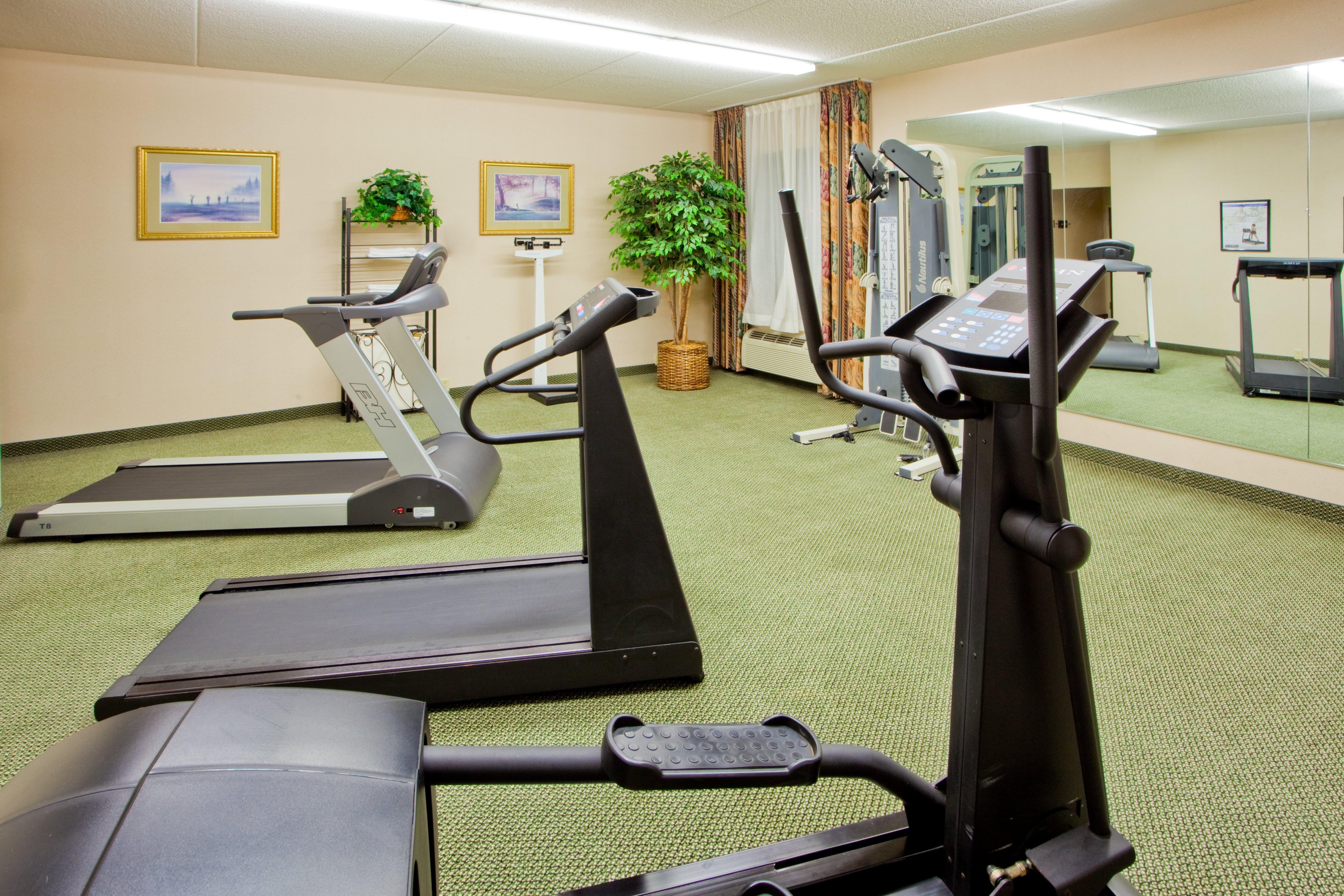 Holiday Inn Express Hanover By Ihg Bagian luar foto