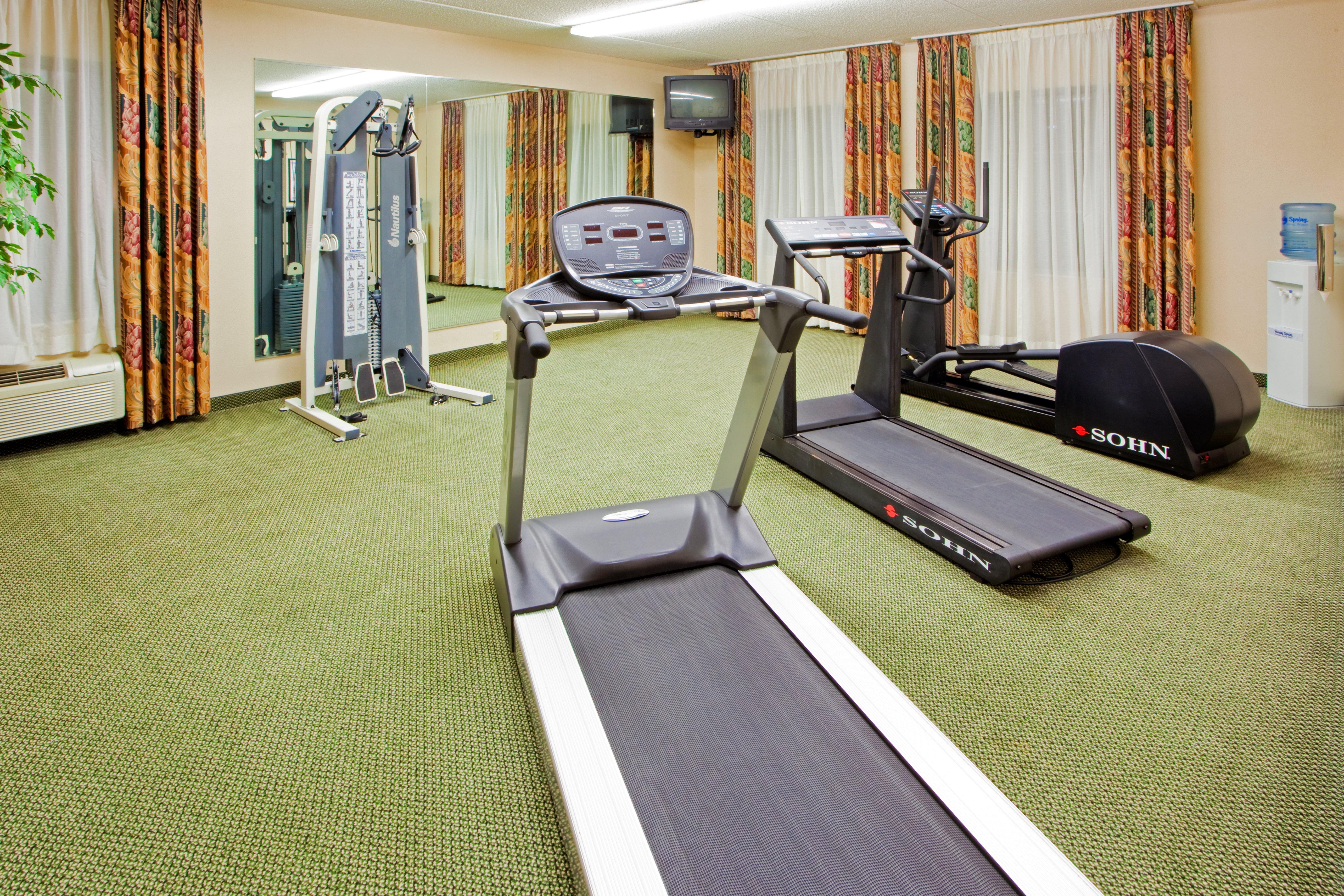 Holiday Inn Express Hanover By Ihg Bagian luar foto
