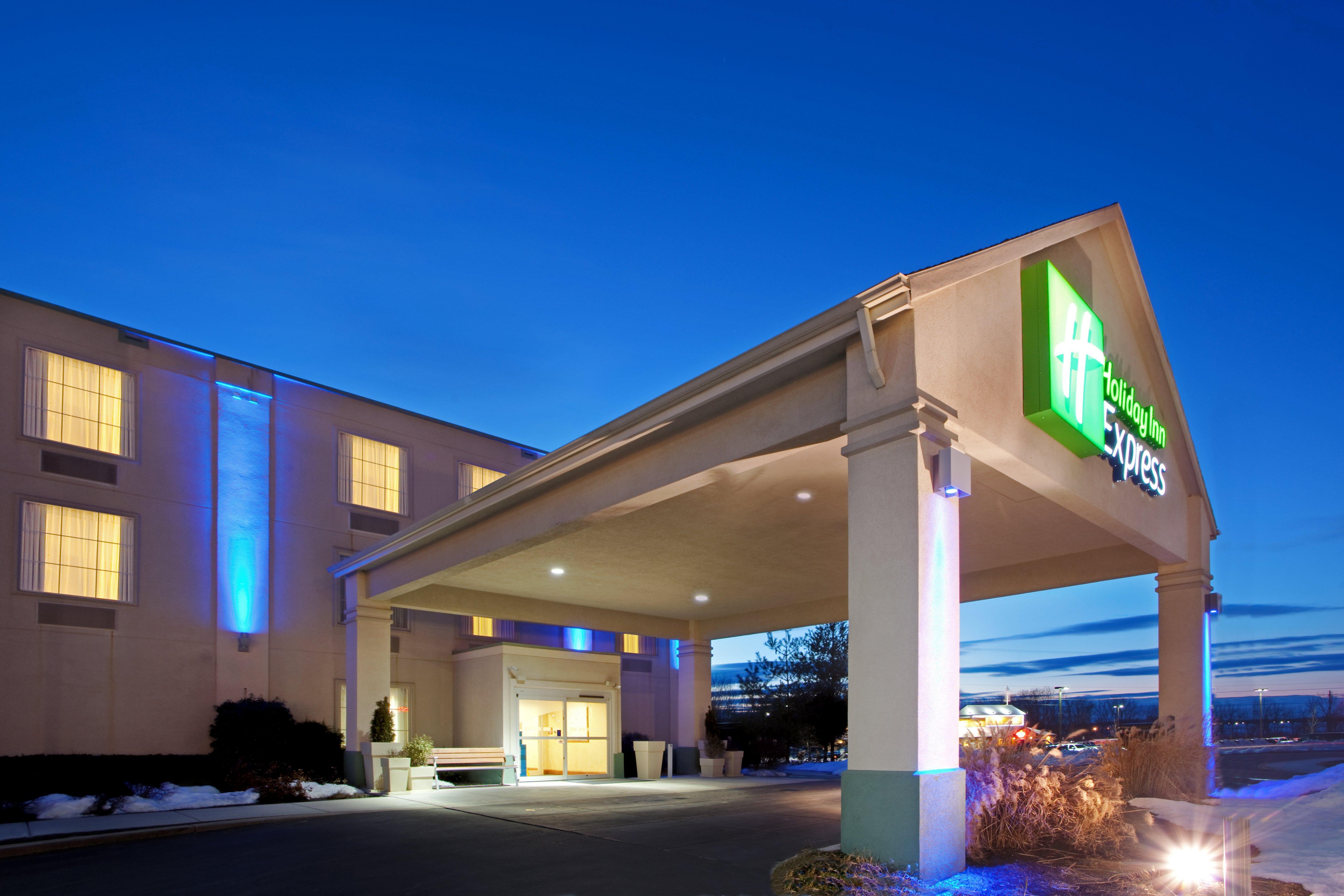 Holiday Inn Express Hanover By Ihg Bagian luar foto