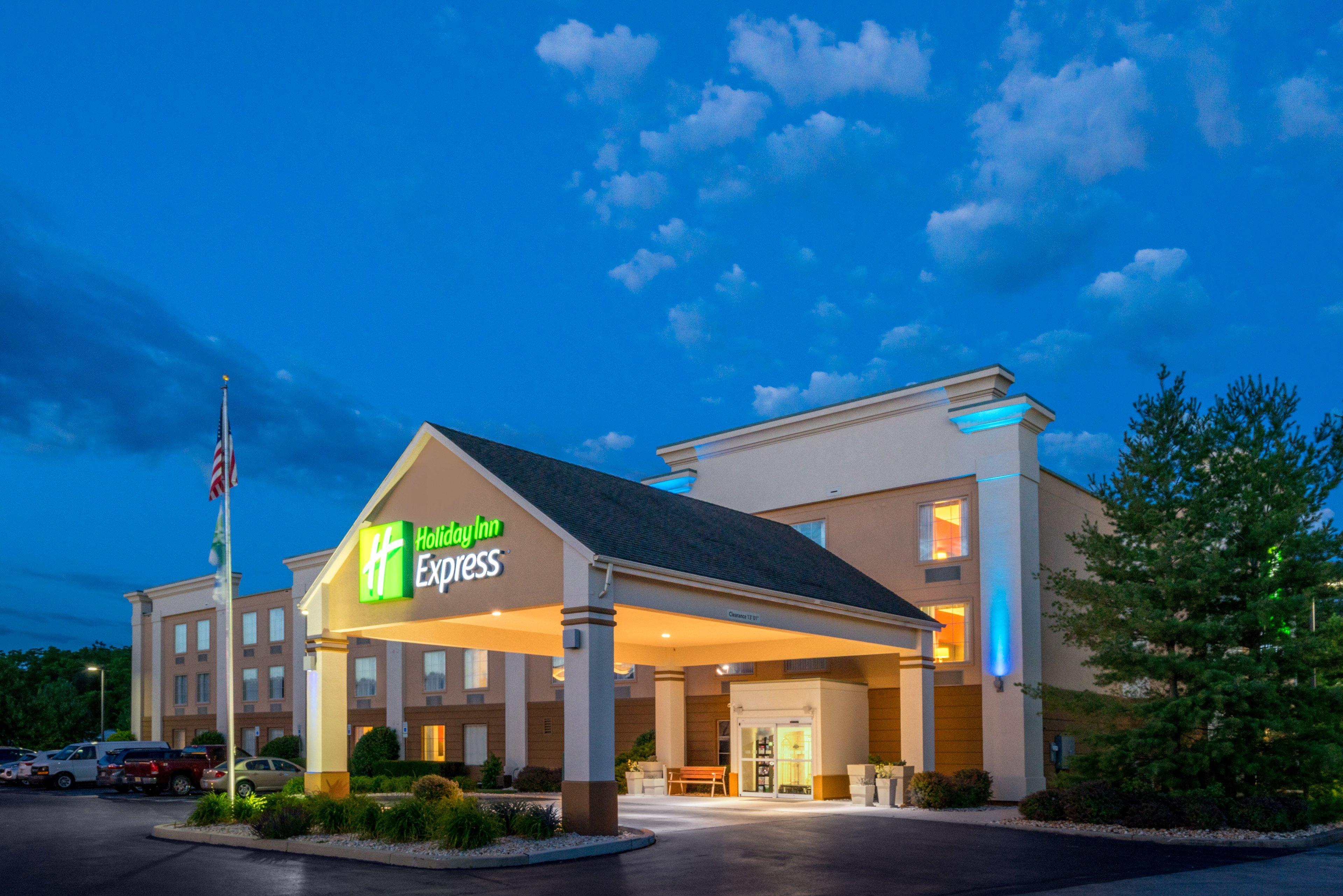 Holiday Inn Express Hanover By Ihg Bagian luar foto